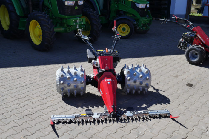 Zum Grasschneiden an steilem Gelände